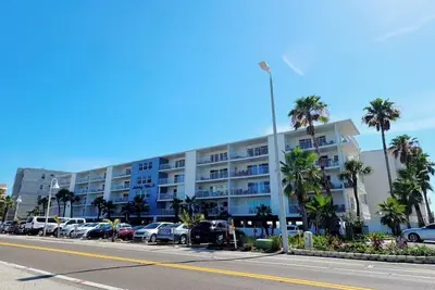 Image de Indian Shores Gulf Coast Beachfront Condo 3br / 2bth pour 9 personnes.