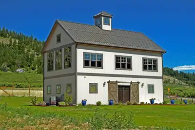 Image de Nouvelle maison de style grange, vue sur la montagne, Ă 3 km de Leavenworth
