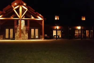 Image de Jade Pines, une belle maison en bois rond dans les Black Hills, de nombreux divertissements