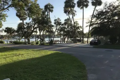 Image de Bungalow en face de la rivière Pithlachascotee