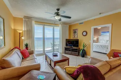 Image de Magnifique condo Oceanfront 2br / 2ba avec vue sur le golfe et très grand balcon! ! !