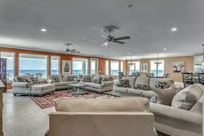 Image de Tout Nouveau pour 2019 - Oceanfront Home - 26 personnes! 8br / 8. 5ba