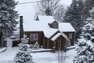 Image de Nouveau! Maison de luxe sur la montagne de Windham! Marcher vers les pistes