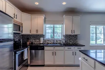 Image de Avenue Gardens - Superbe emplacement 1 Br sur St. Charles