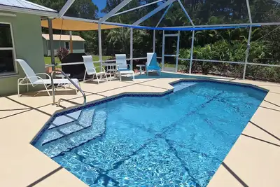 Image de Belle et relaxante piscine chauffée Home 3/2