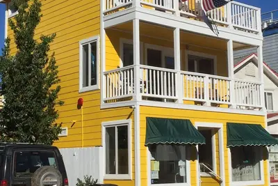 Meilleure revue! ! Super sympa! 1er bloc, balcons, kayaks, Sup, chaises incluses