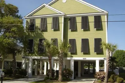 Image de Surfside Beach 5 Br / 4 Ba - Étapes de la plage, idéal pour les familles!