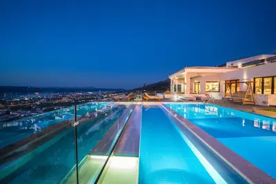 Image de Villa Kedria avec piscine chauffée