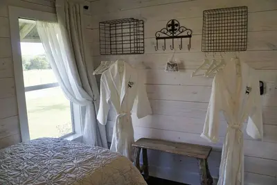Image de Black Dog Cabins - Round Top, Texas