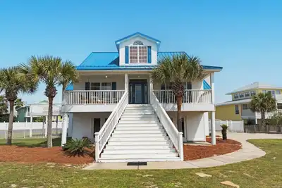 Image de The Ultimate Beach House - 6br / 4ba, piscine privée, salle de jeux, des tonnes d'extras!