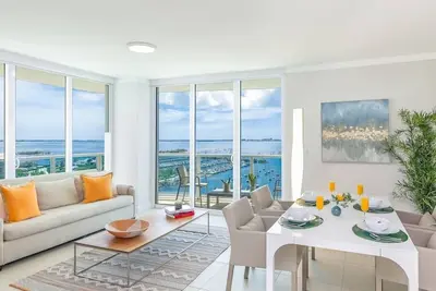 Image de Donnant Sur L'OCÉAN! Balcon Enroulable. Gratuit: Parc, Piscine, Gym, Wi-Fi 75Mb