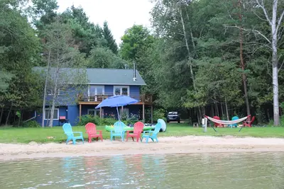 Image de Détente au bord du lac avec divertissement à l'intérieur et à l'extérieur à portée de main
