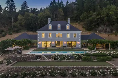 Image de Luxe Napa Country Estate w \/ piscine et vue!