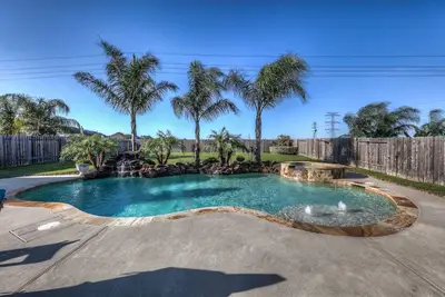 Image de Famille magnifique maison avec charme toscan \/ ouest, piscine, table de billard