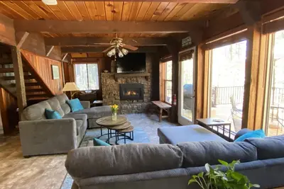 Image de Cabine animaux acceptés avec un excellent emplacement et un accès facile à tout Ruidoso!