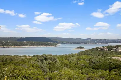 Image de Hollows Resort, Villa de luxe, vue imprenable sur le lac Travis et Hill Country