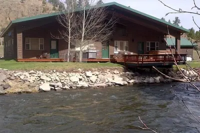 Image de Elk River House, 15 personnes, bain à remous, Garage, Table de billard, Wi-Fi, Tv satellite