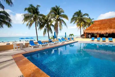 Image de Deluxe Beach Front condo rez de chaussée n ° 5 au Nautibeach