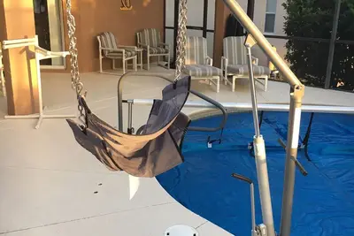 Image de Accessible en fauteuil roulant / douche accessible en fauteuil roulant, retraite de vacances de luxe privée près de Disney