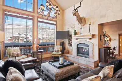 Image de Oxford Court Condo 405