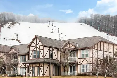 Image de Boyne Mountain Luxury 1 Br Condo de cuisine complète (A)