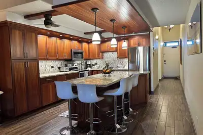 Image de Nouvellement rénové 2018 - 2 chambres / 2 salles de bain - A / C complet