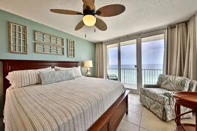 Image de Majestic Beach Towers fin unité 4br 3ba avec location de chaise de plage gratuite! ! ! !