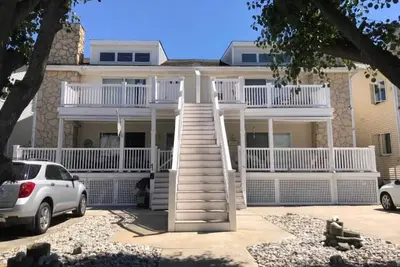 Image de Adorable, condo récemment rénové 3bd / 2ba