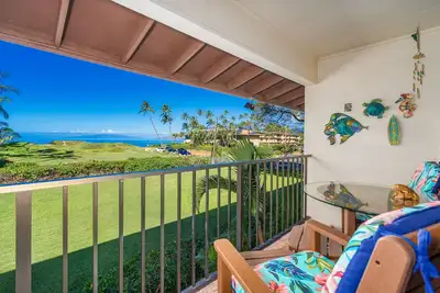 Image de Oceanfront - Fantastic View - Abordable: 2 Br + 2 Ba Waiohuli Beach Hale # 203