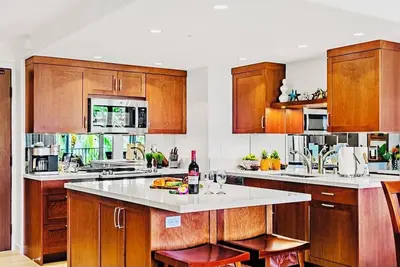 Image de Vue fantastique comme l'unité de luxe Whaler Ocean Front!