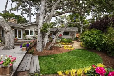 Image de Pebble Beach Golf ~ Maison familiale moderne récemment rénovée