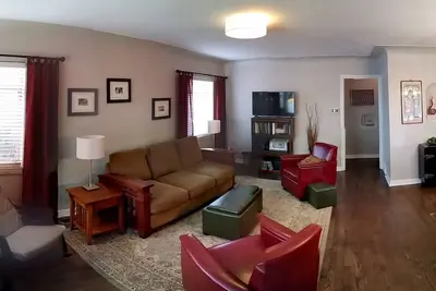 Image de Bungalow magnifiquement rénové dans un emplacement privilégié à Denver