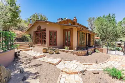 Image de Sanctuaire boisé paisible, privé et isolé situé au cœur de Sedona.
