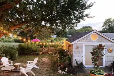 Cozy Pet Friendly Cape May Cottage avec cour clôturée.