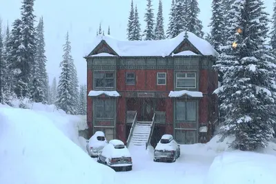 Image de Twin Peaks A! ! True Ski-In Ski-Out 4-Br 4-Ba 2200 pieds carrés 3 niveaux pour 15 personnes