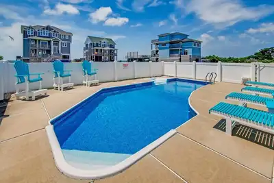 Image de Les amateurs de sports nautiques profitent d'un accès facile au son avec piscine, bain à remous, Dog-Friendly