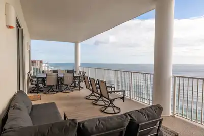Image de Ocean Ritz 4 chambres 4 salles de bain ** 2 lits King Size * 2 maîtres sur l'eau! !