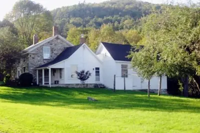 Image de Belle maison en pierre dans la vallée de Champlain