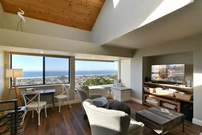 Image de Superbe maison Morro Bay avec des vues incroyables.