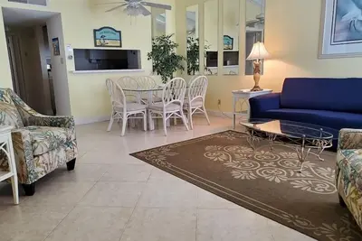 Image de Tennis Village 76a: 2 Br / 1 Ba condominium à Miramar Beach, pour 6 personnes