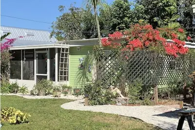 Image de Escapade privée sur Pine Island. Cuisine complète, véranda, terrasse. Belle cour.