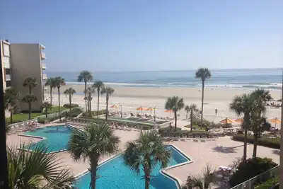 Image de 2br / 2ba Direct Oceanfront avec une vue imprenable! ! w / laveuse et sécheuse dans l'unité.