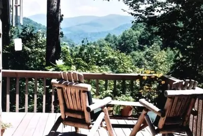 Image de Vue imprenable, cabane dans un arbre de luxe isolé, State Park Resort, Appalachian Trail