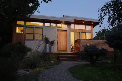 Image de Artful Abode: Views, RoofDeck, Flux intérieur \/ extérieur. Ez se promener à Pearl & Trails!