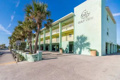 Image de Ami Complètement rénové Sunset Paradise! Direct Beach Front Gulf View Condo # 105