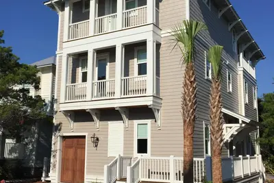 Image de Nouvelle Maison Sept 2016! 4 Br (2 maîtres) 6 Bath. 2965 pieds carrés + 1100 pieds carrés pont supérieur!