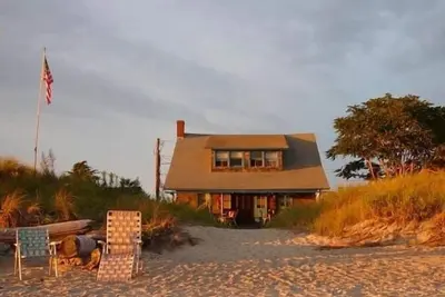 Image de 1910 Beachhouse, plage privée la plus exquise du Connecticut
