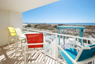 Image de Condo en bord de mer, 2e étage, vue directe sur la plage. Près de la piscine, gd107