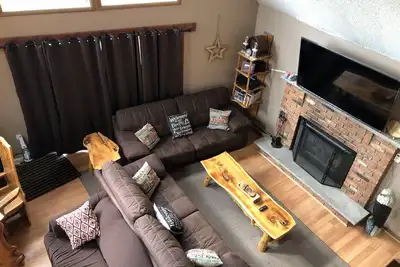 Image de Spacieux 5 Br \/ 3 Ba Pocono Chalet dans le Hideout