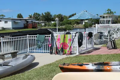 Image de Bord de l'eau \/ quai privé \/ 2 kayaks et un canot inclus